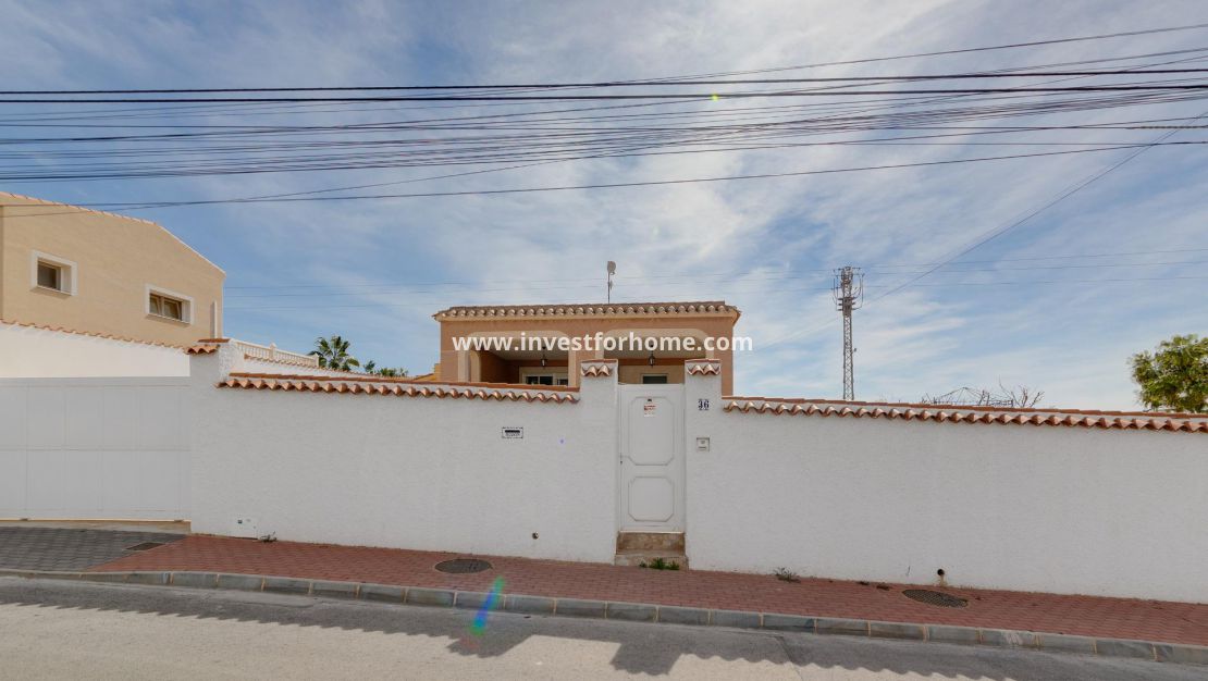 Försäljning - Villa - Torrevieja - La Siesta-El Chaparral