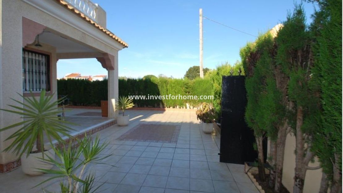 Försäljning - Villa - Torrevieja - La Siesta - El Salado - Torreta