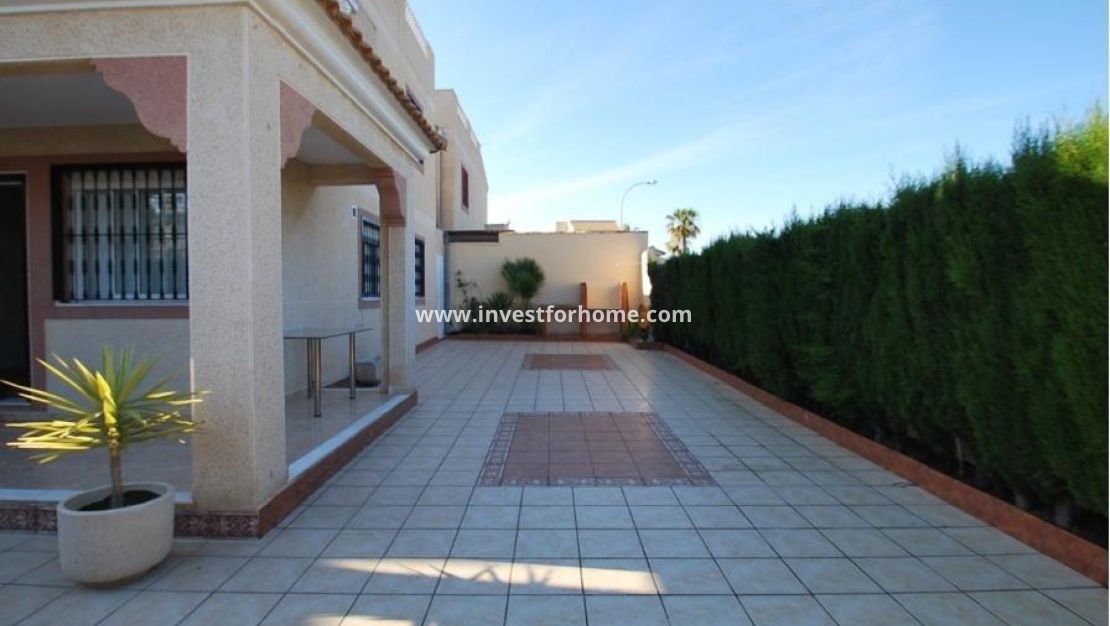 Försäljning - Villa - Torrevieja - La Siesta - El Salado - Torreta