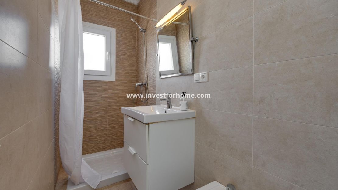 Försäljning - Villa - Torrevieja - La Siesta - El Salado - Torreta