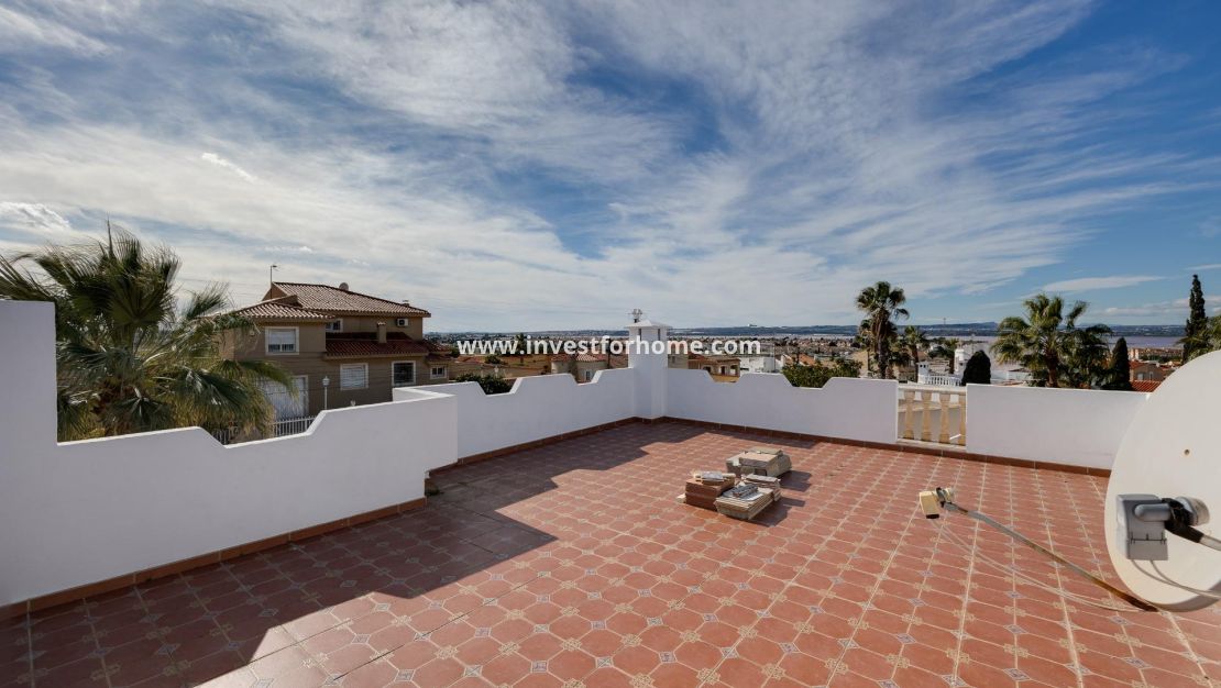 Försäljning - Villa - Torrevieja - La Siesta - El Salado - Torreta