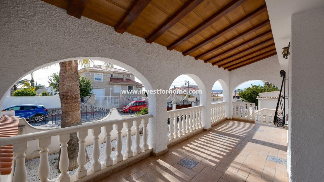 Försäljning - Villa - Torrevieja - La Siesta - El Salado - Torreta