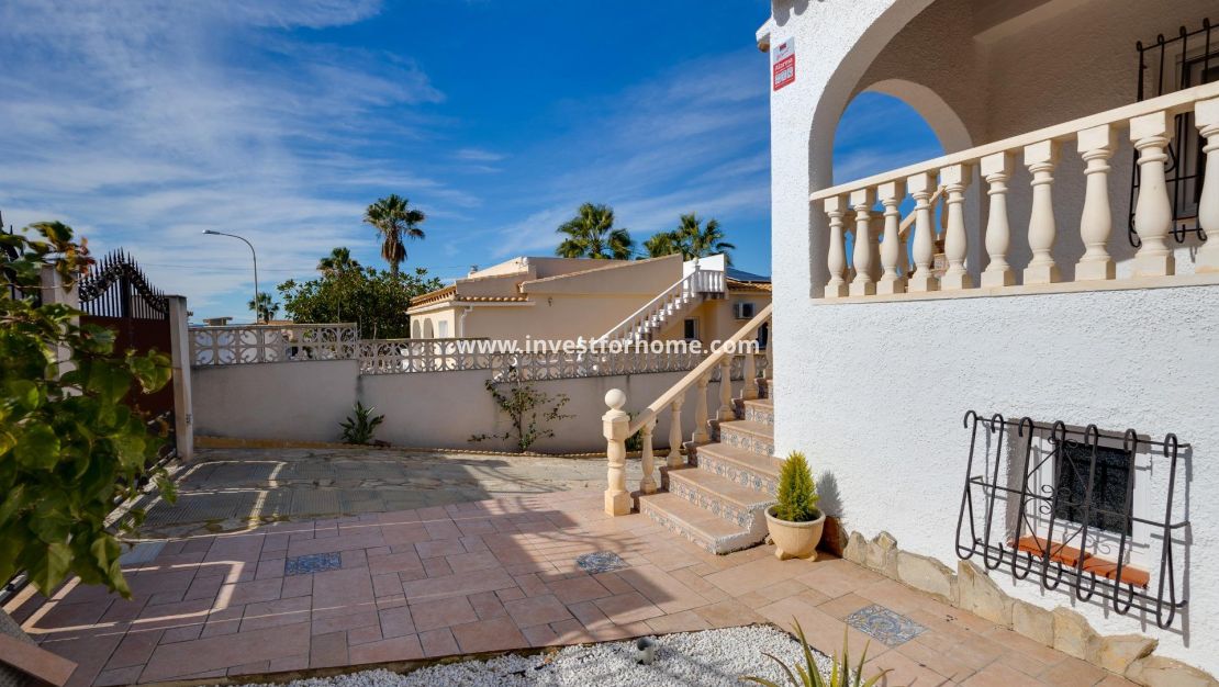 Försäljning - Villa - Torrevieja - La Siesta - El Salado - Torreta