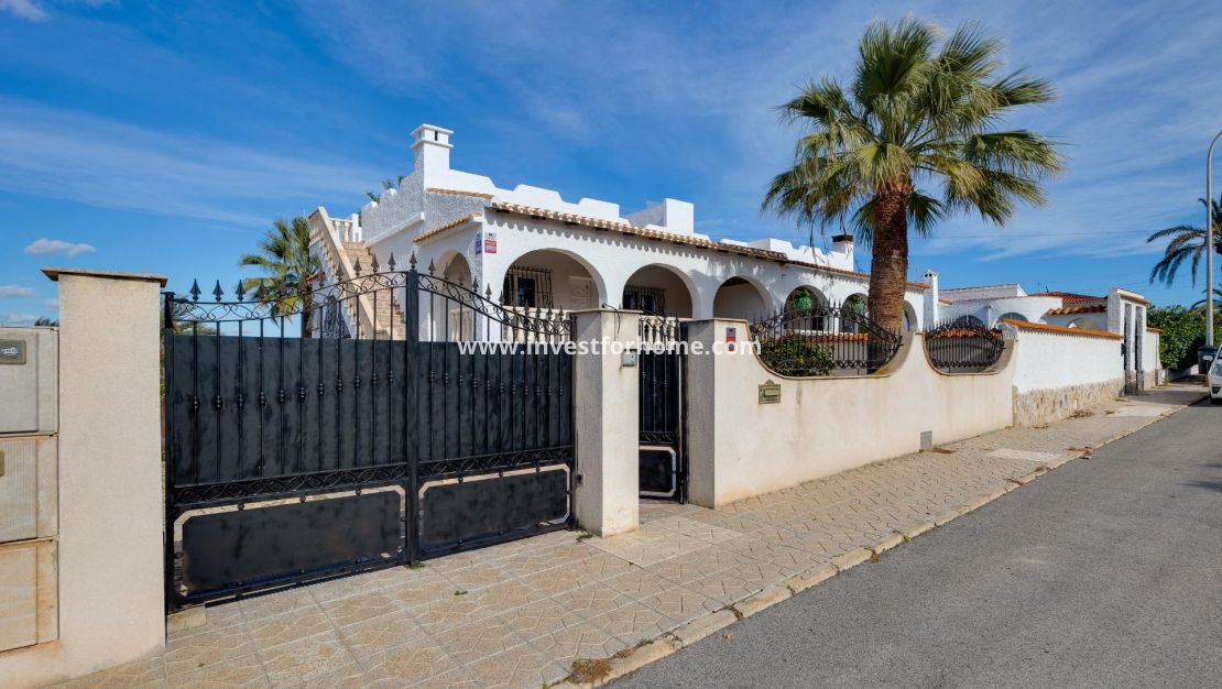 Försäljning - Villa - Torrevieja - La Siesta - El Salado - Torreta