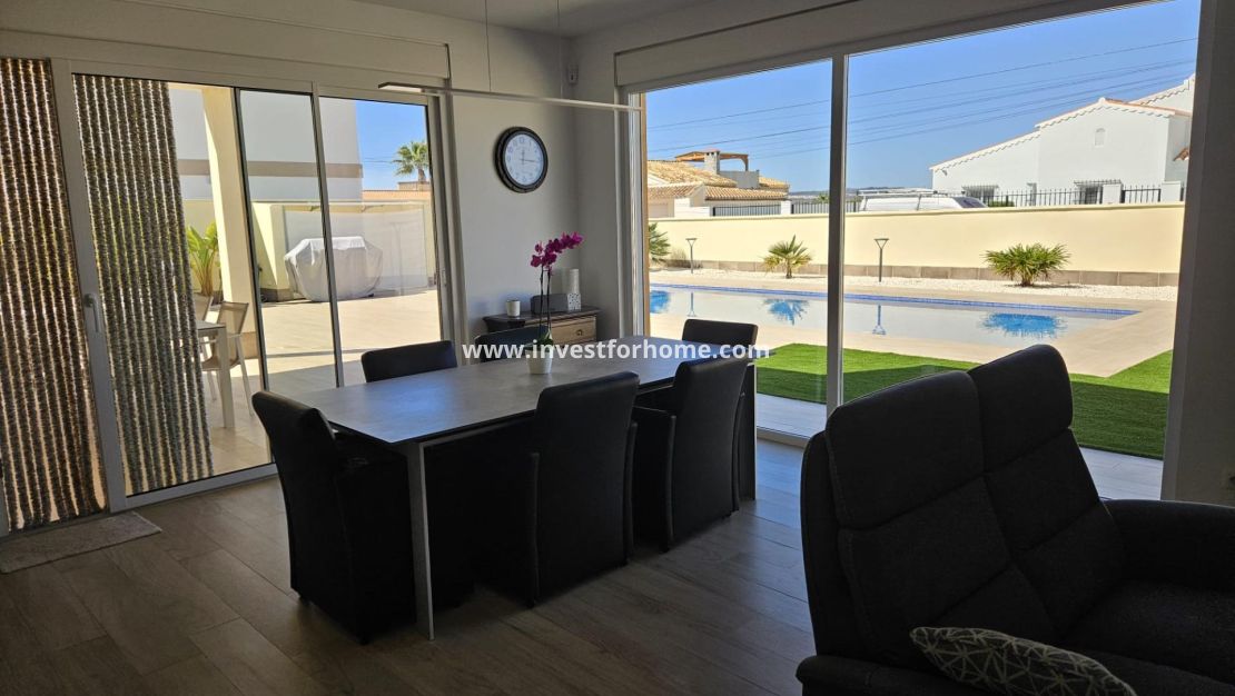 Försäljning - Villa - Torrevieja - La Siesta - El Salado - Torreta