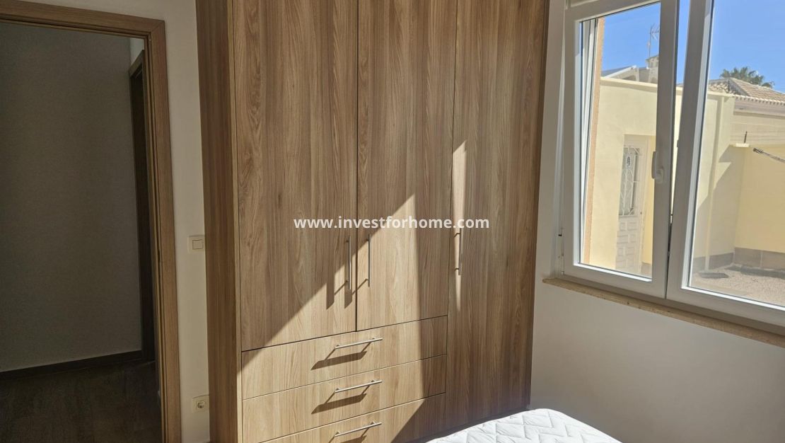 Försäljning - Villa - Torrevieja - La Siesta - El Salado - Torreta