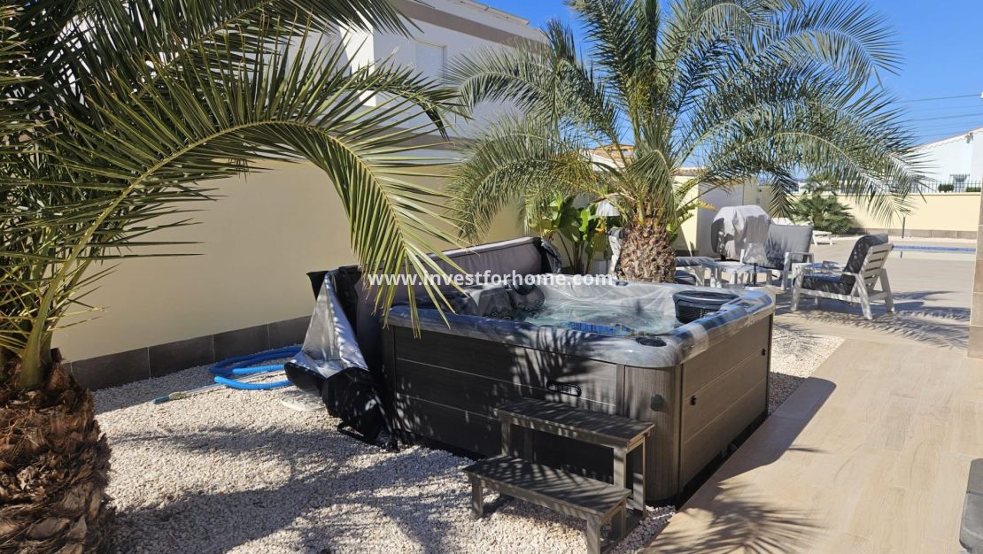 Försäljning - Villa - Torrevieja - La Siesta - El Salado - Torreta