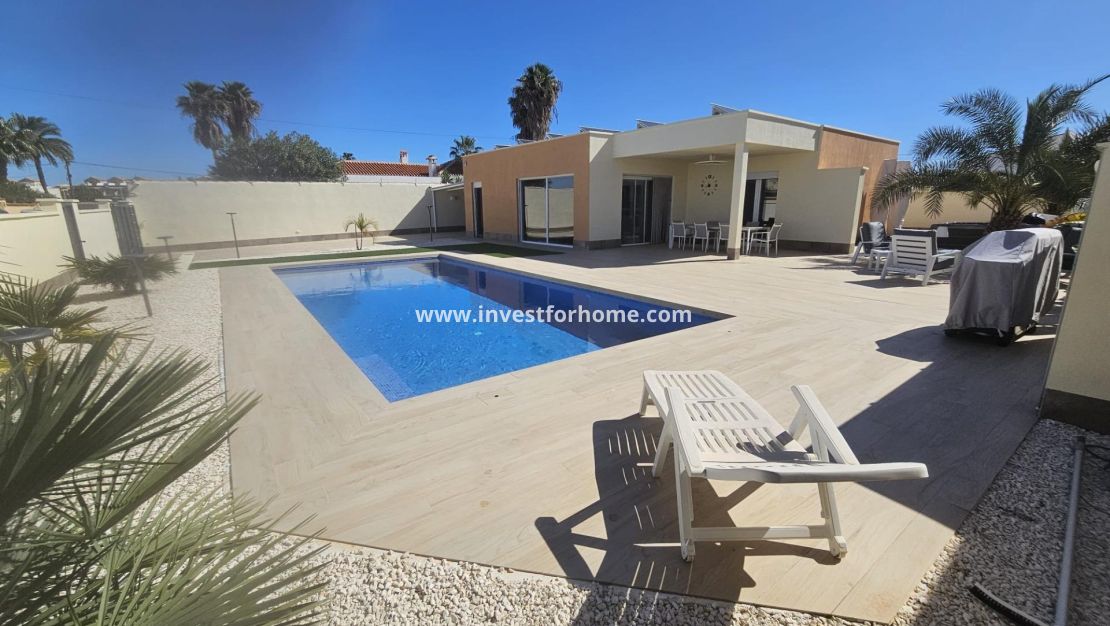 Försäljning - Villa - Torrevieja - La Siesta - El Salado - Torreta