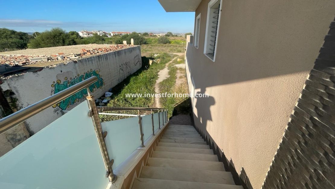 Försäljning - Villa - Torrevieja - La Siesta - El Salado - Torreta