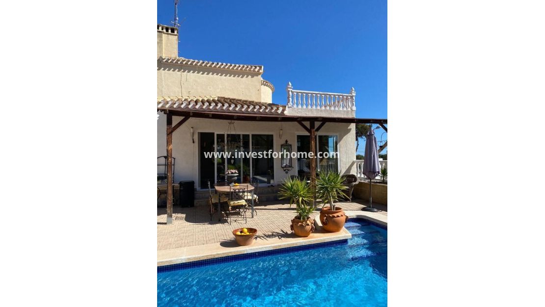 Försäljning - Villa - Torrevieja - Los Balcones