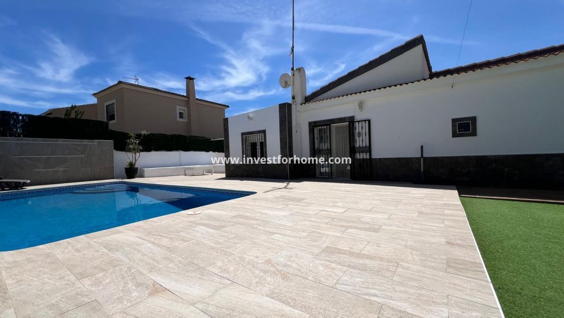 Försäljning - Villa - Torrevieja - Los Balcones