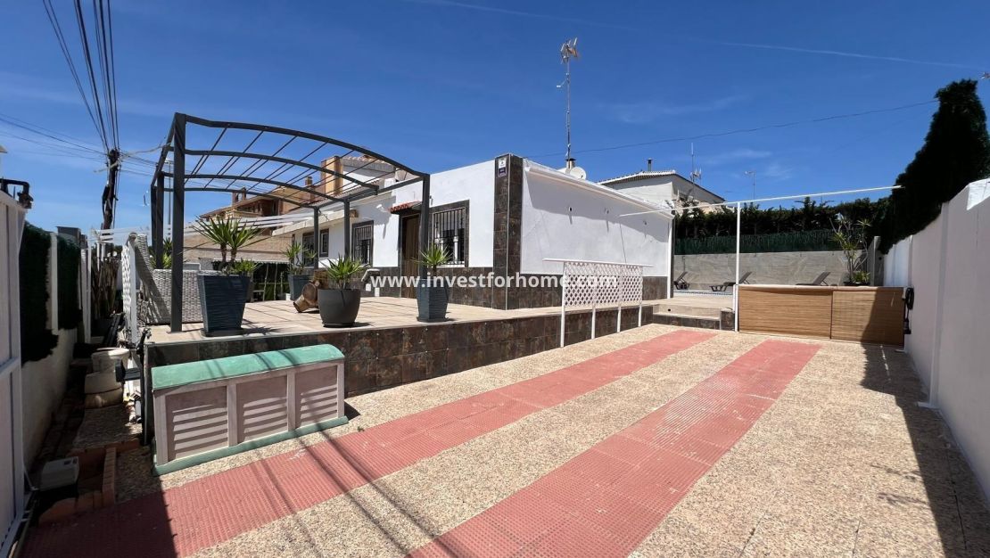 Försäljning - Villa - Torrevieja - Los Balcones