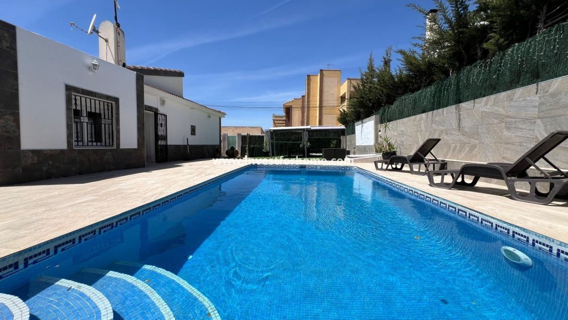 Försäljning - Villa - Torrevieja - Los Balcones