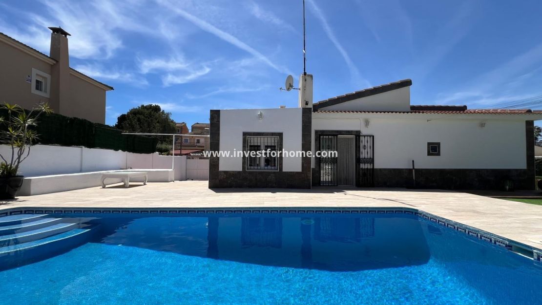 Försäljning - Villa - Torrevieja - Los Balcones