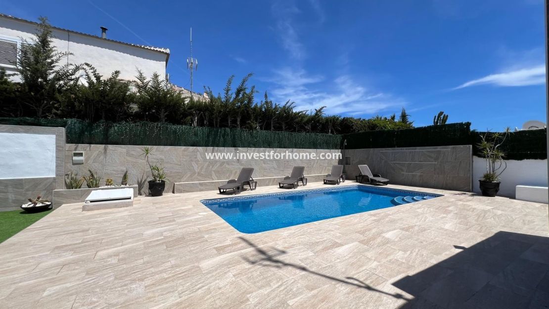 Försäljning - Villa - Torrevieja - Los Balcones