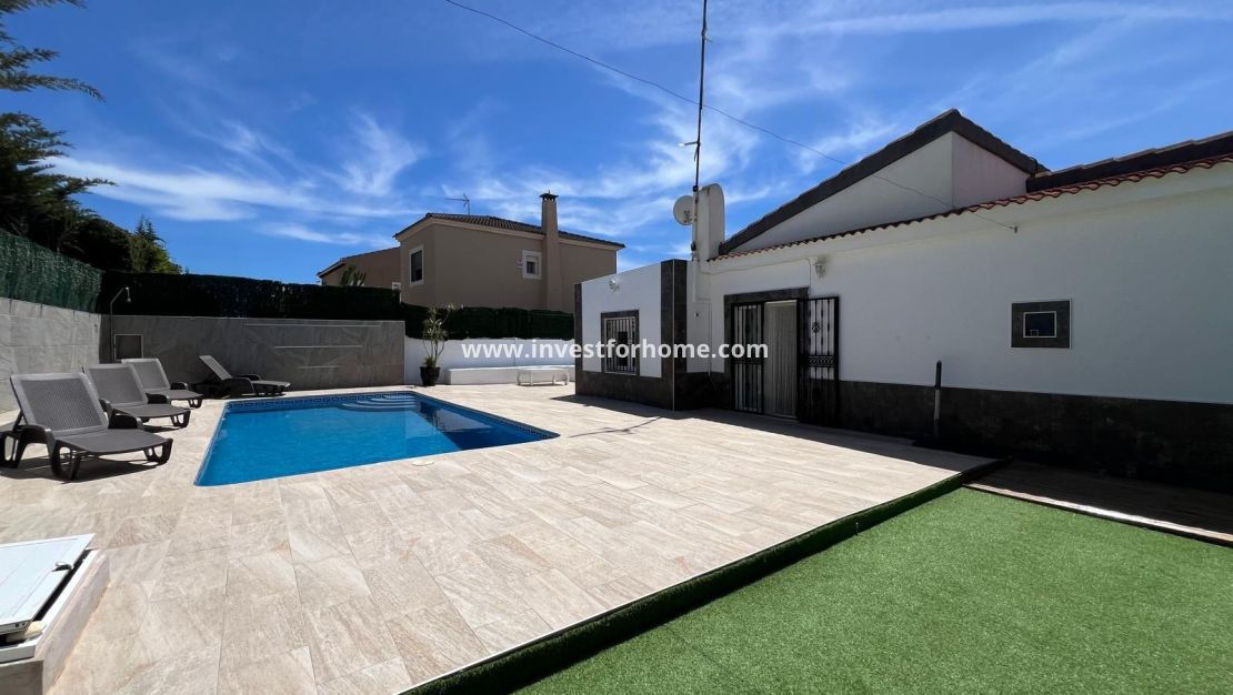 Försäljning - Villa - Torrevieja - Los Balcones