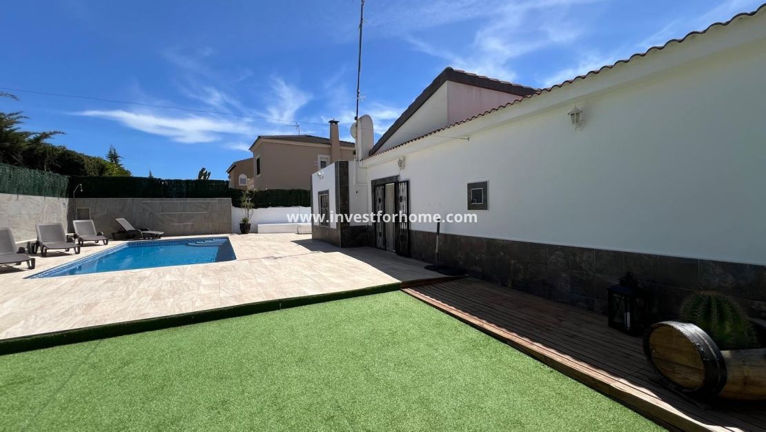 Försäljning - Villa - Torrevieja - Los Balcones