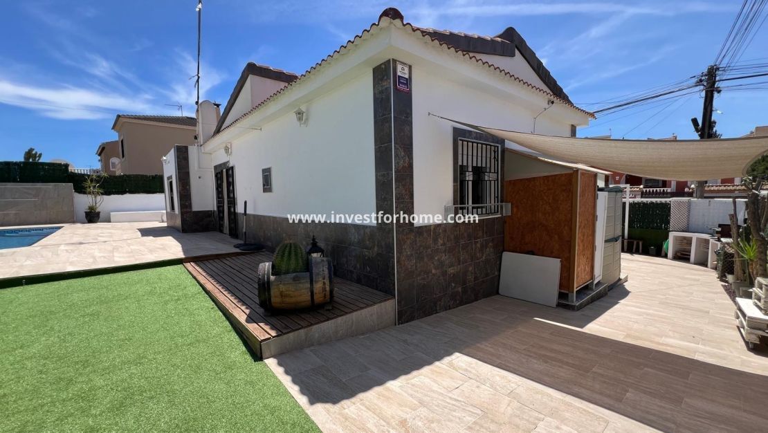 Försäljning - Villa - Torrevieja - Los Balcones