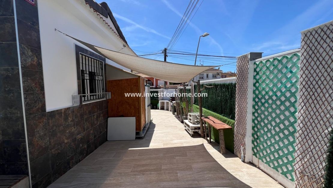 Försäljning - Villa - Torrevieja - Los Balcones