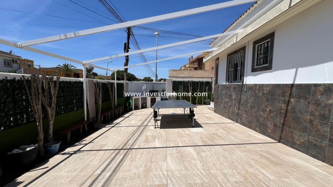 Försäljning - Villa - Torrevieja - Los Balcones