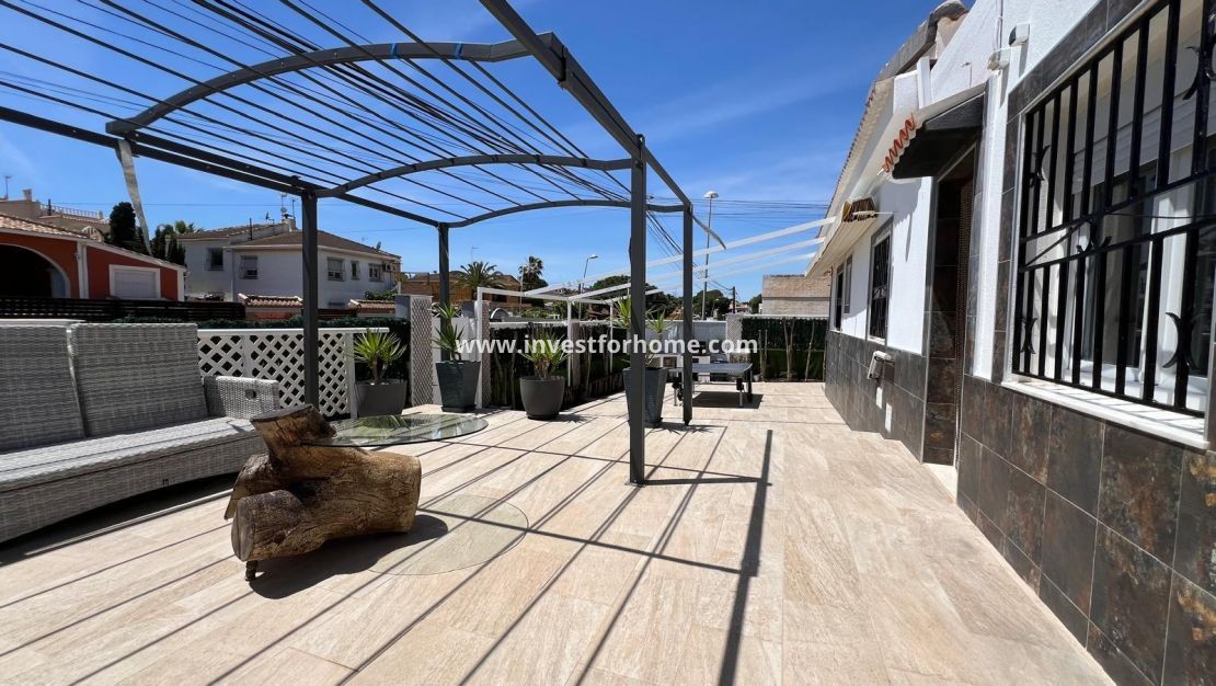 Försäljning - Villa - Torrevieja - Los Balcones