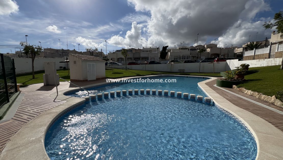 Försäljning - Villa - Torrevieja - Los Balcones