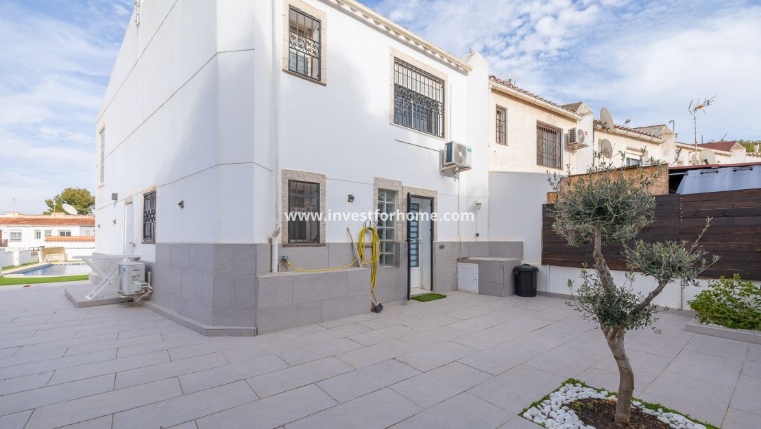 Försäljning - Villa - Torrevieja - Los Balcones