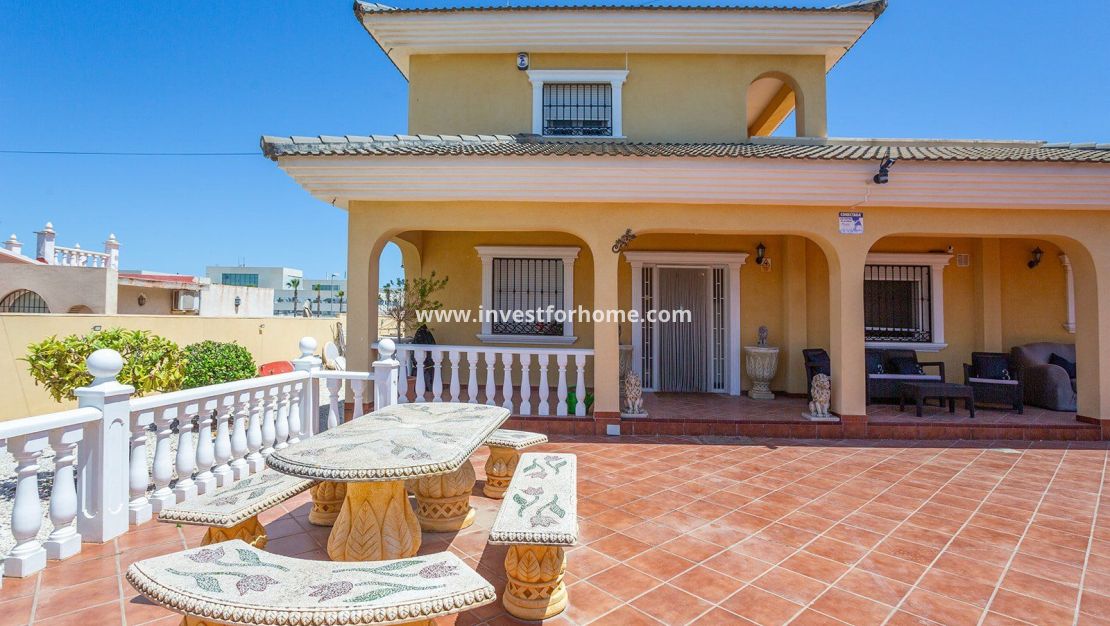 Försäljning - Villa - Torrevieja - Los Balcones