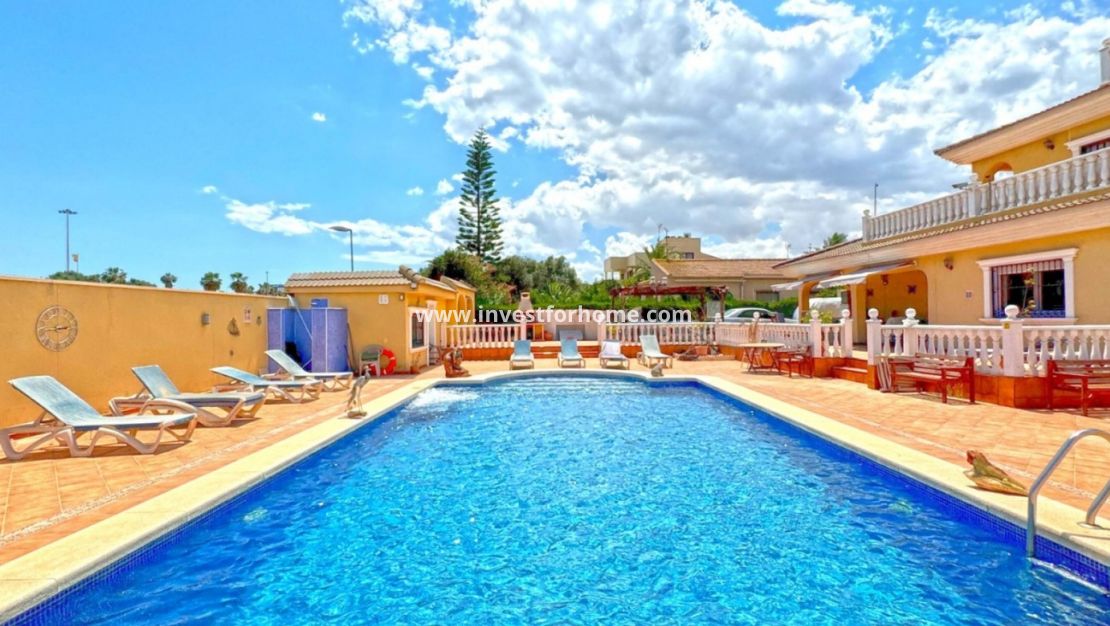 Försäljning - Villa - Torrevieja - Los Balcones