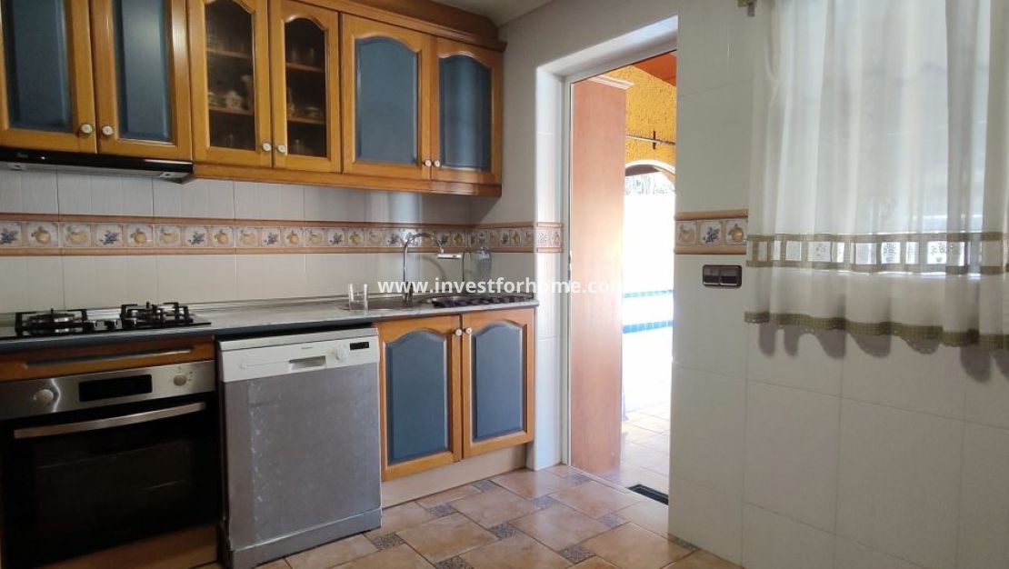 Försäljning - Villa - Torrevieja - Los Balcones