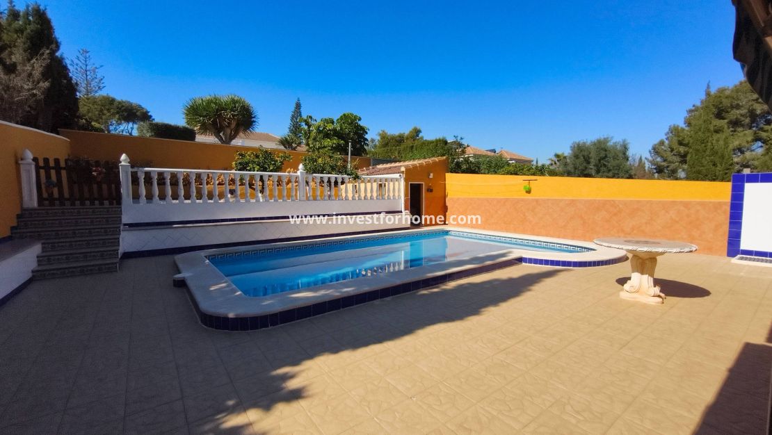 Försäljning - Villa - Torrevieja - Los Balcones