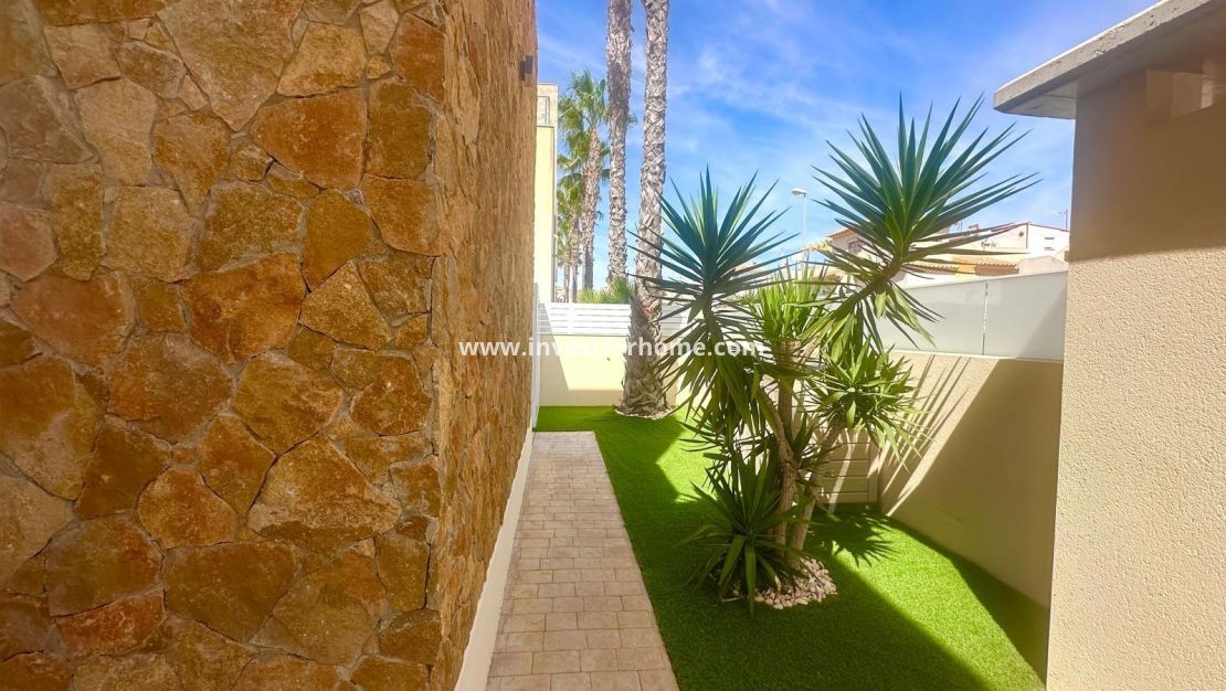 Försäljning - Villa - Torrevieja - Miramar - Torre Del Moro