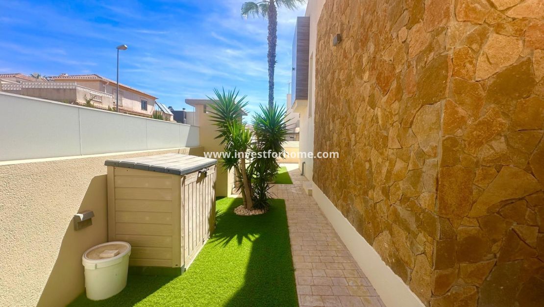 Försäljning - Villa - Torrevieja - Miramar - Torre Del Moro