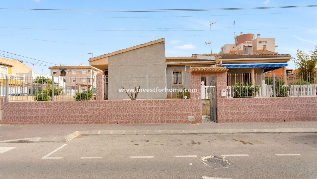 Försäljning - Villa - Torrevieja - Nueva Torrevieja - Aguas Nuevas