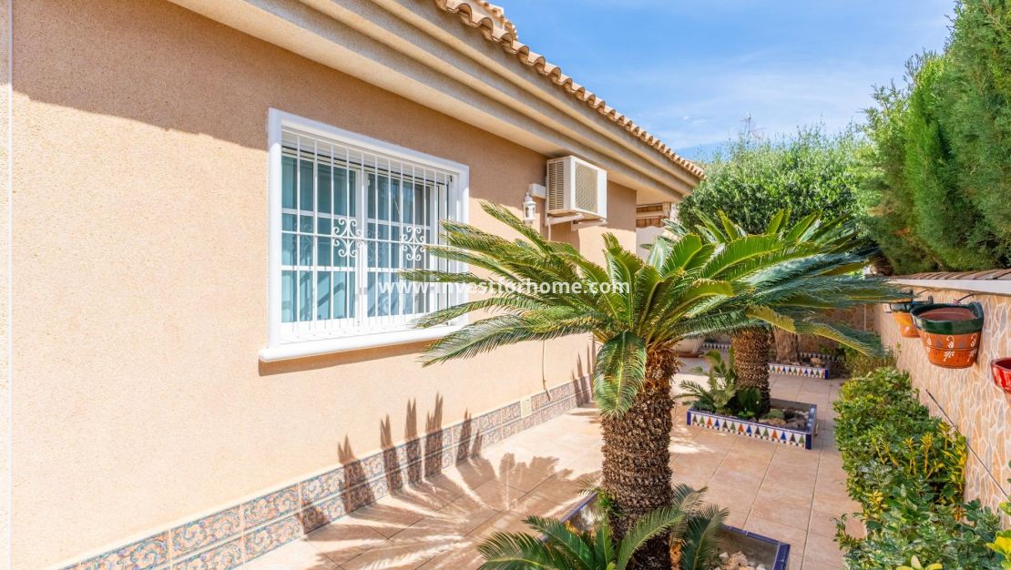 Försäljning - Villa - Torrevieja - Punta prima