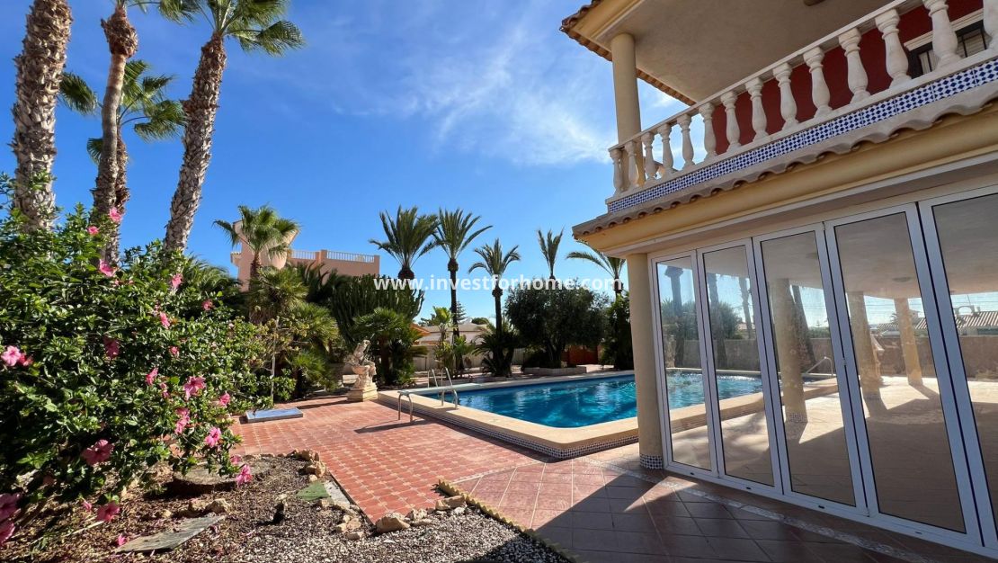 Försäljning - Villa - Torrevieja - Torreta Florida