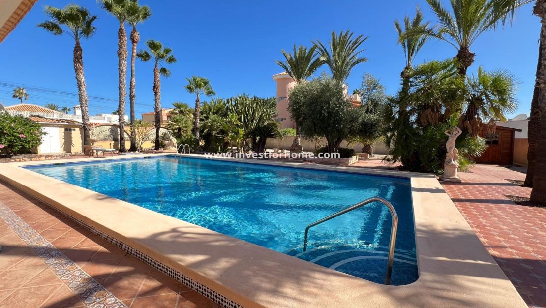 Försäljning - Villa - Torrevieja - Torreta Florida