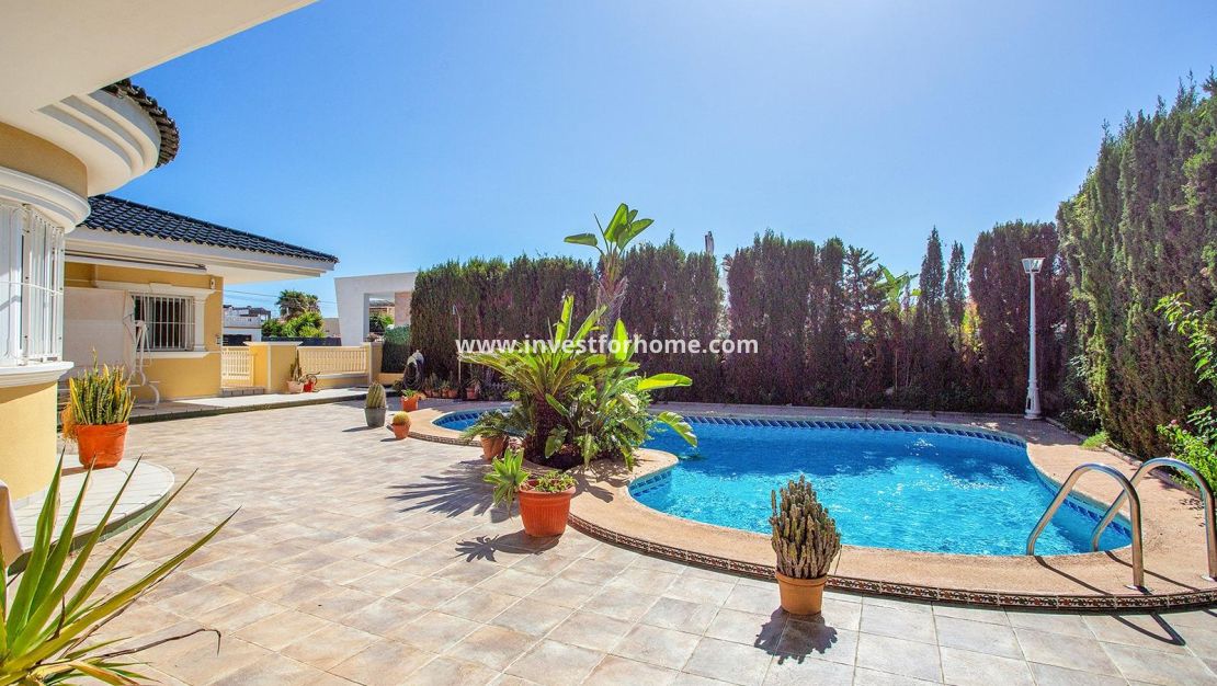 Försäljning - Villa - Torrevieja - Torreta Florida