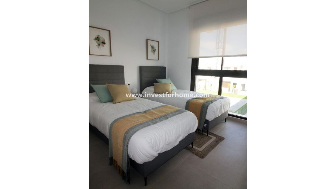 New Build - House - Pilar de la Horadada - parque Andromeda