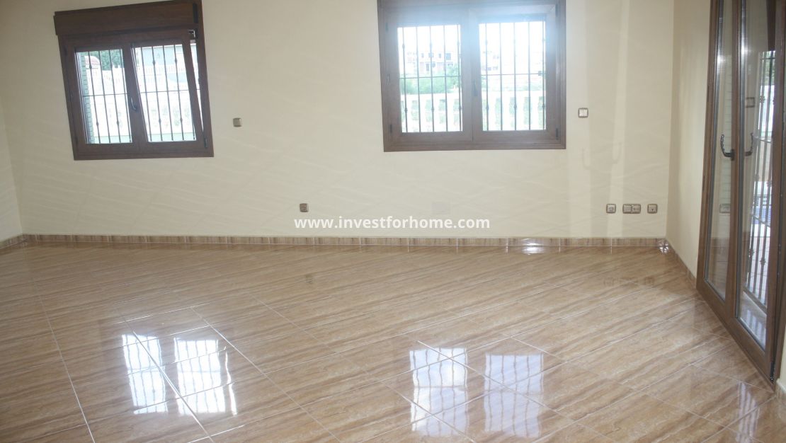 Nueva construcción - Casa - Torrevieja - Centro