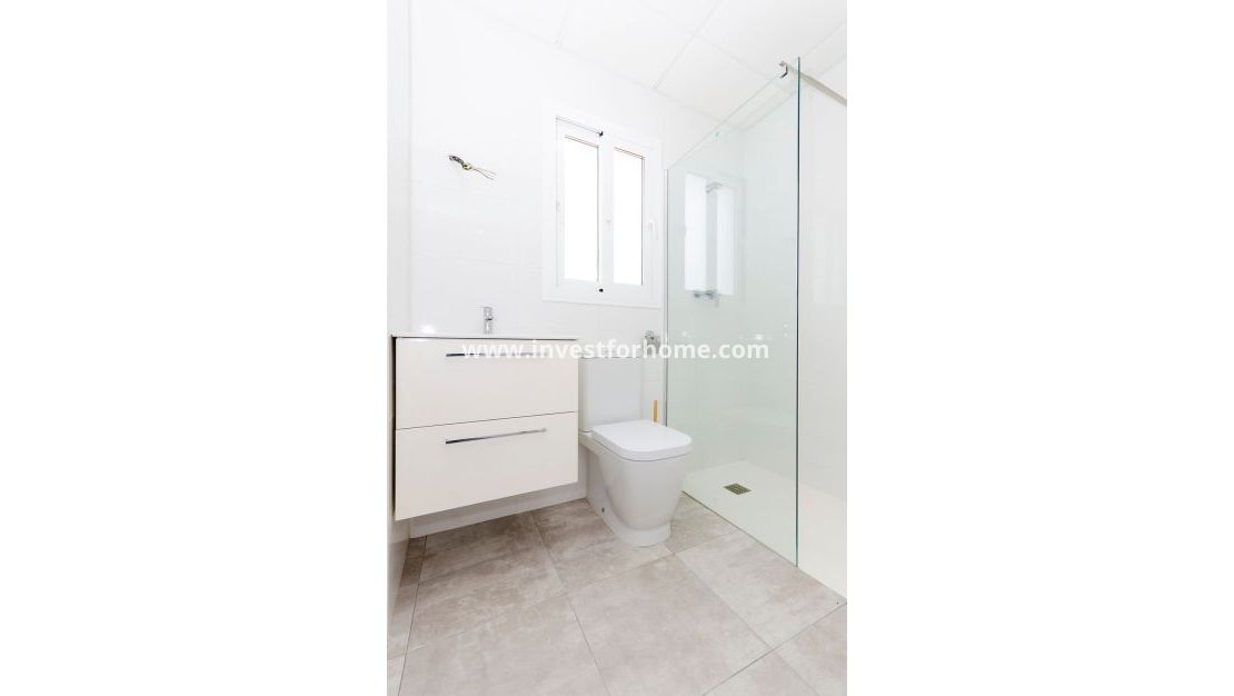 Nueva construcción - Casa - Torrevieja - Centro