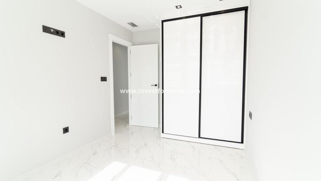 Nueva construcción - Chalet - Orihuela Costa - Punta Prima