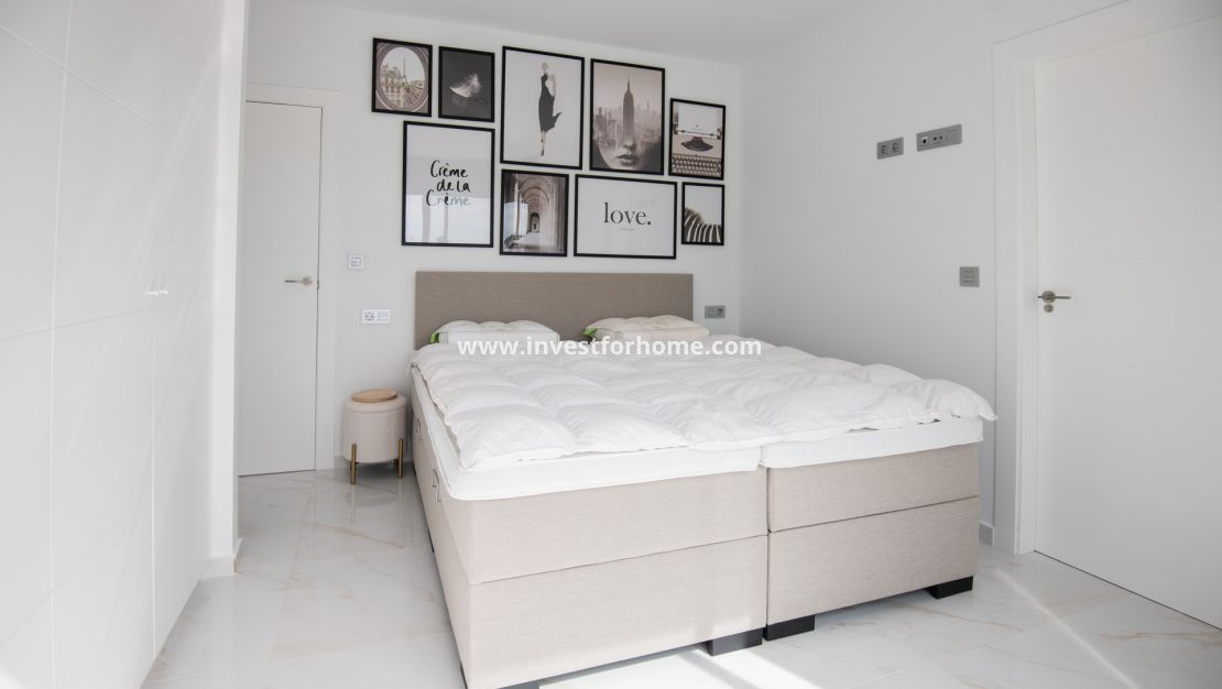 Nueva construcción - Chalet - Pilar de la Horadada - Pinar de Campoverde