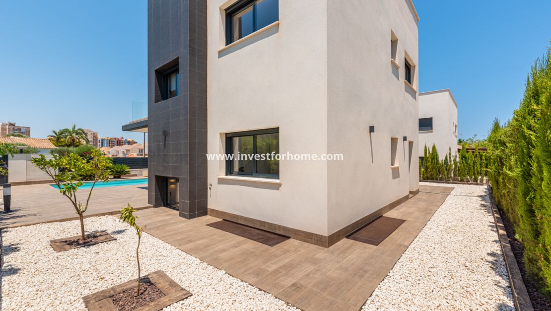 Nueva construcción - Chalet - Playa Paraiso