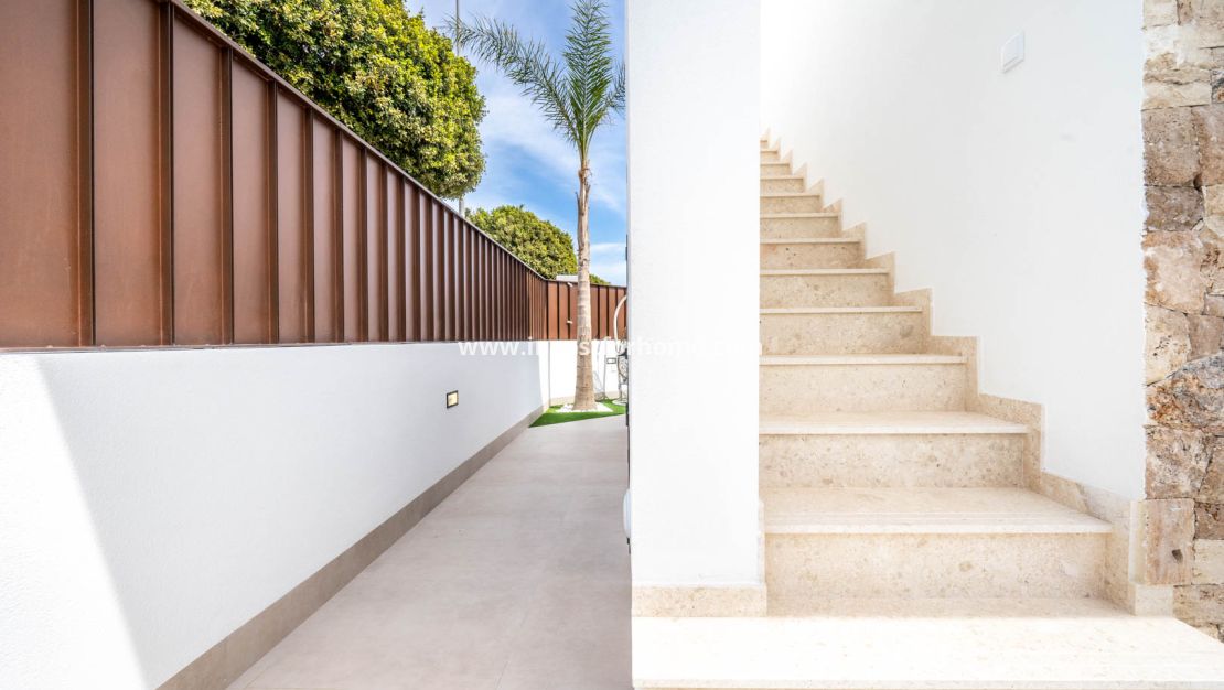Nueva construcción - Chalet - Roldan
