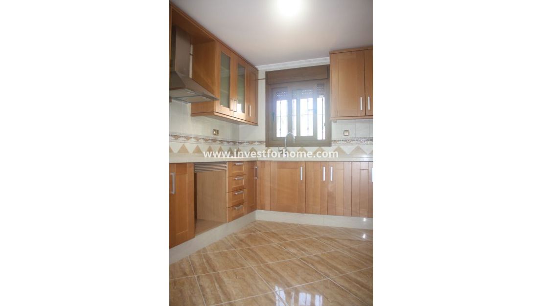 Nueva construcción - Chalet - Torrevieja - Centro