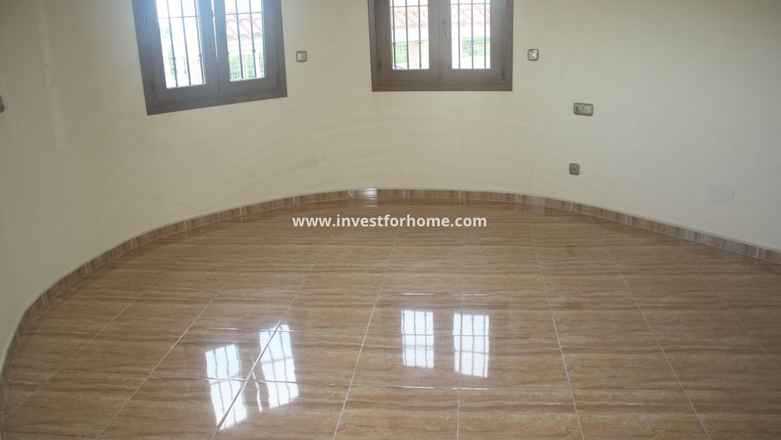 Nueva construcción - Chalet - Torrevieja - Centro
