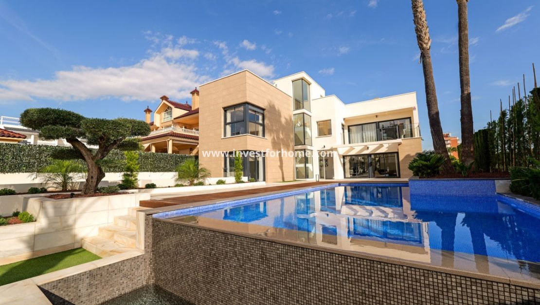 Nueva construcción - Chalet - Torrevieja - Centro