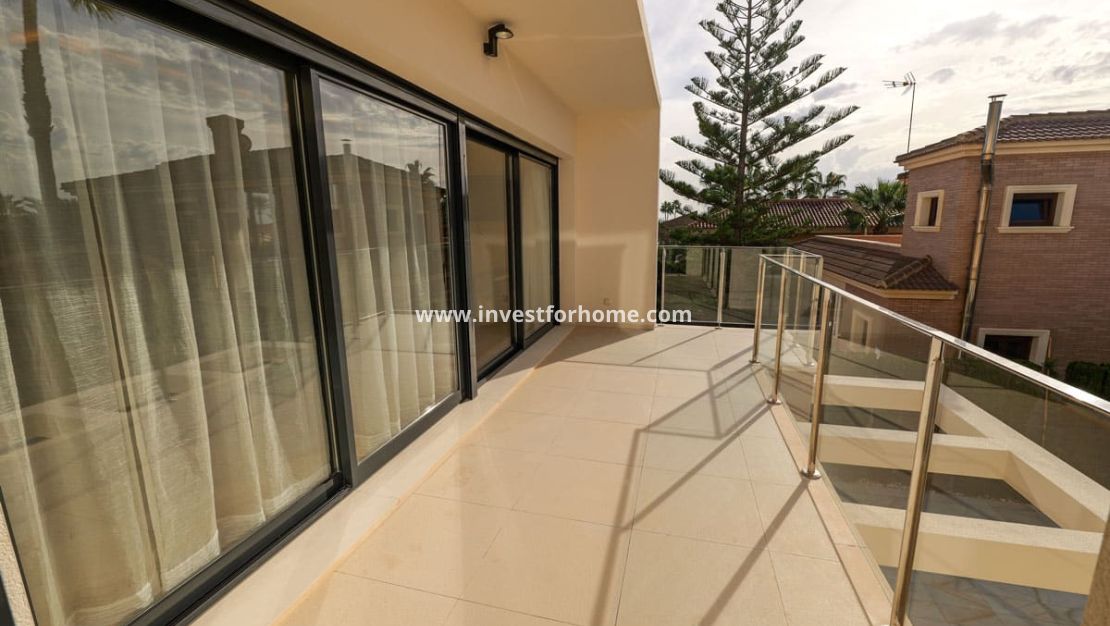 Nueva construcción - Chalet - Torrevieja - Centro