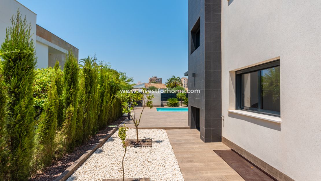 Nybyggnad - Villa - Playa Paraiso